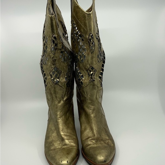 No name golden leather western boots. - Picture 4 of 16